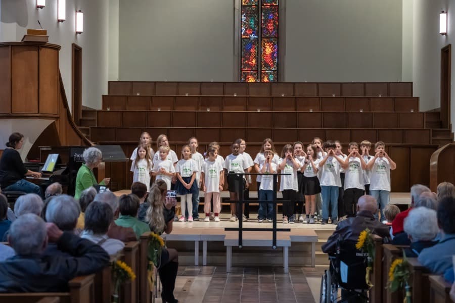 Kinderchor auf der Bühne